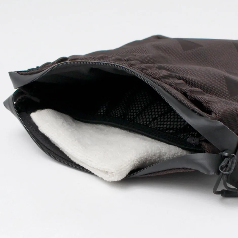 and_wander__triangle_jacquard_sakosh_10.webp Shoulder Bags^AND WANDER / Triangle Jacquard Sakosh