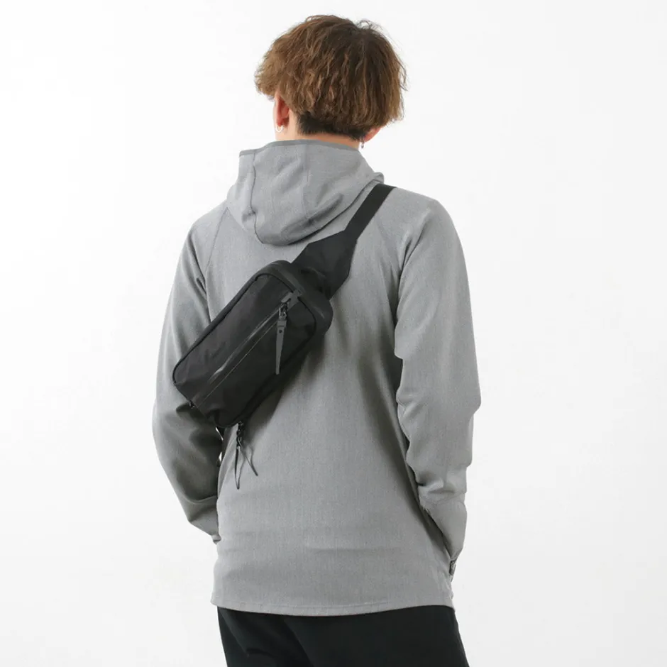 Shoulder Bags^BLACK EMBER / TECH KIT SLING black